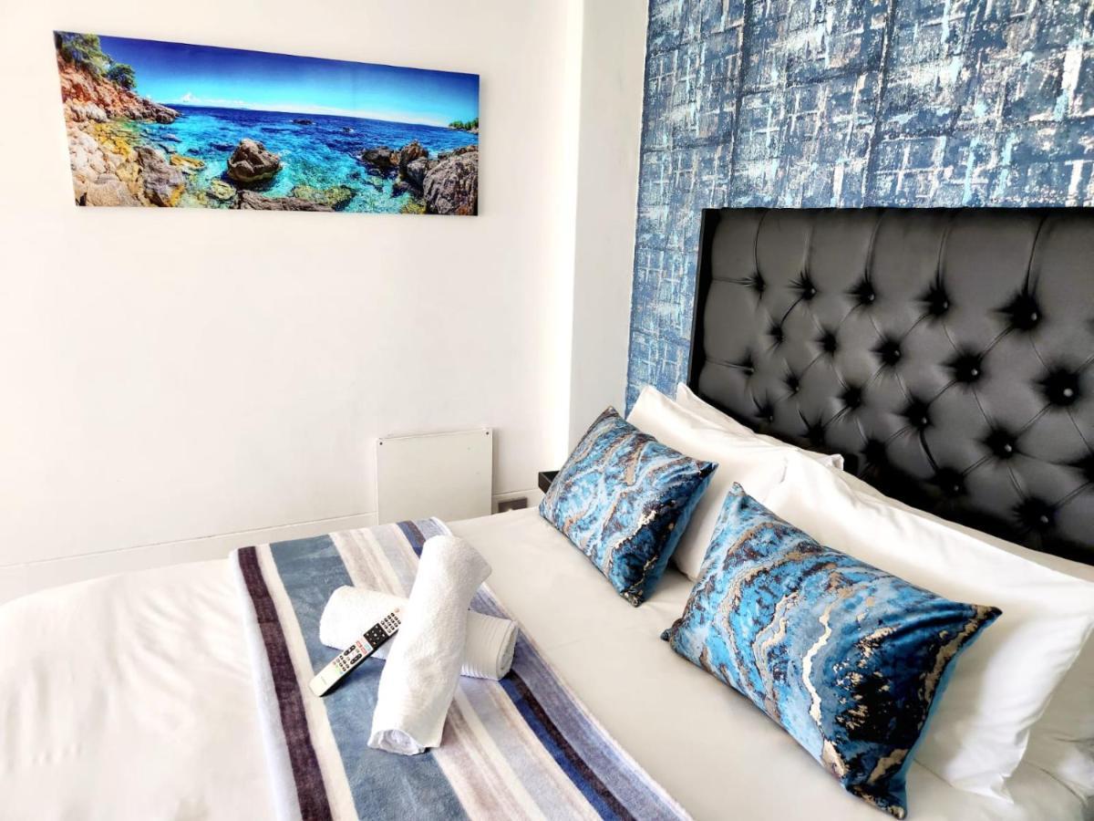 519 On Breeze Aparthotel Strand Exterior photo